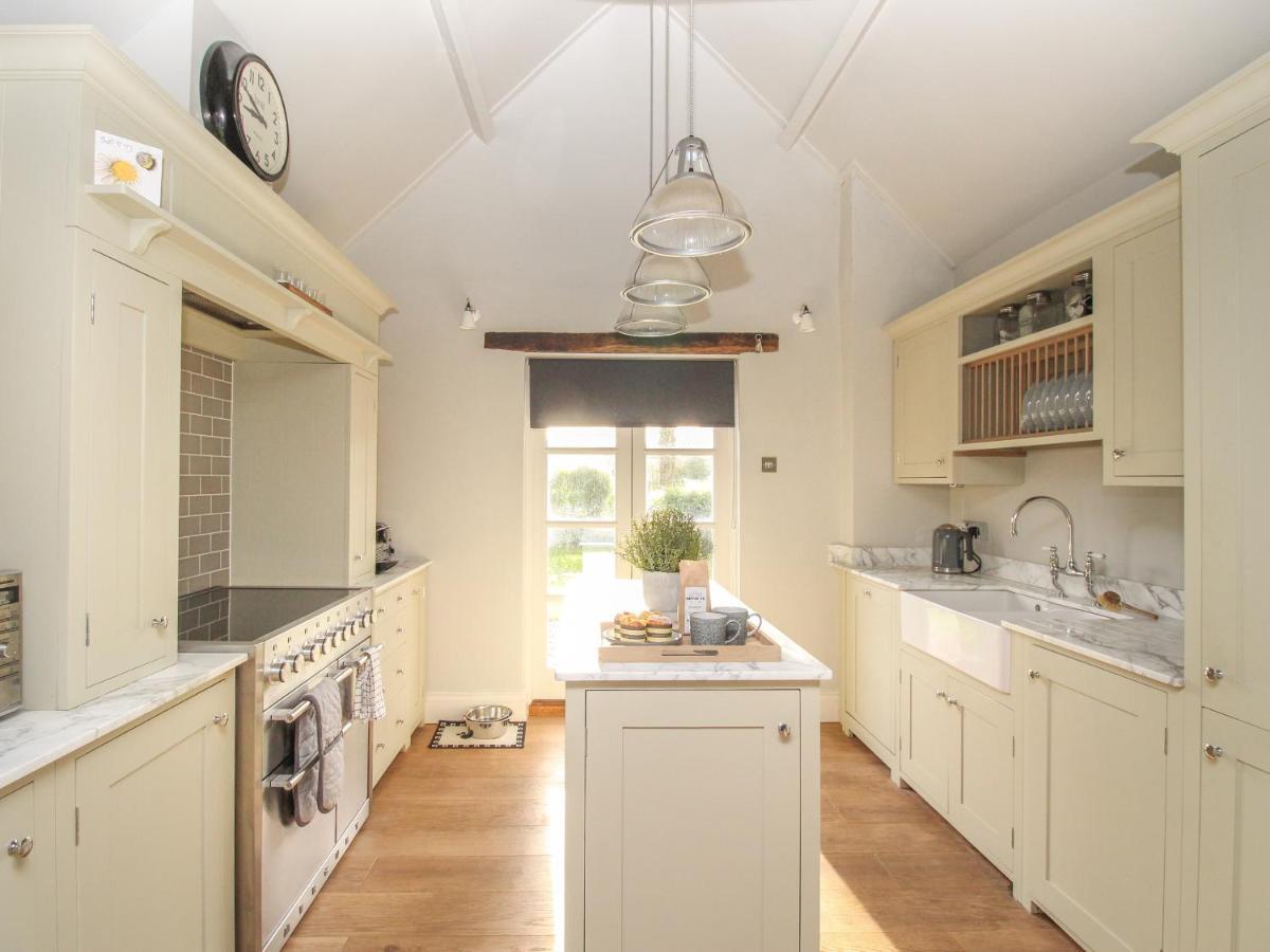 St Mary'S Chapel Villa Wareham Bagian luar foto